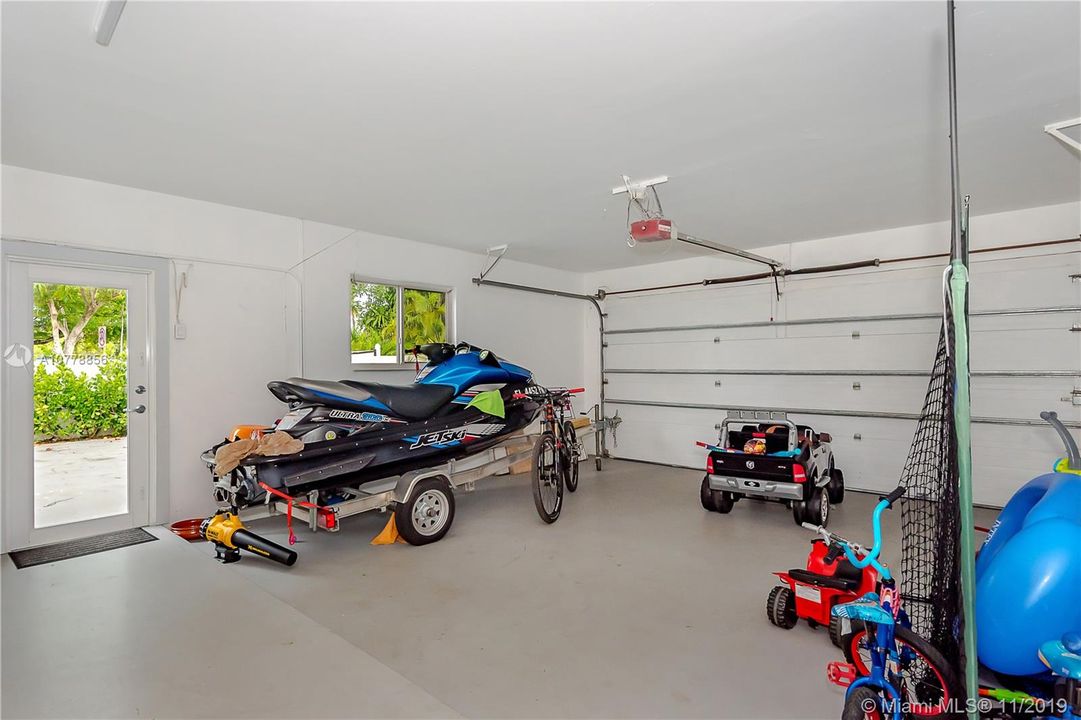 Recently Sold: $750,000 (4 beds, 2 baths, 1640 Square Feet)