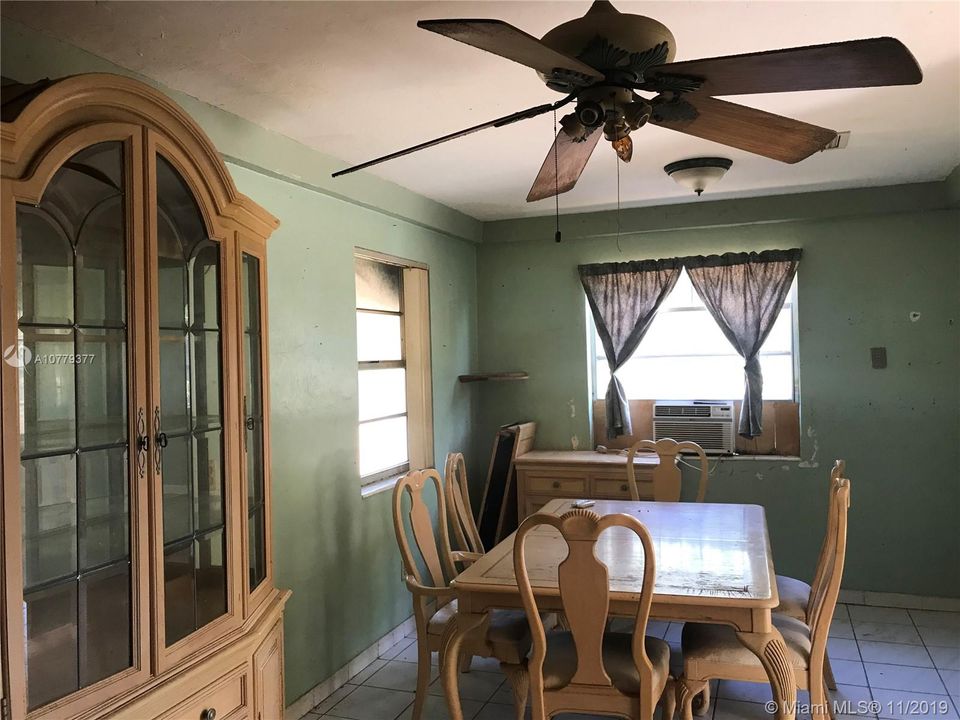 Recently Sold: $389,900 (3 beds, 2 baths, 2418 Square Feet)