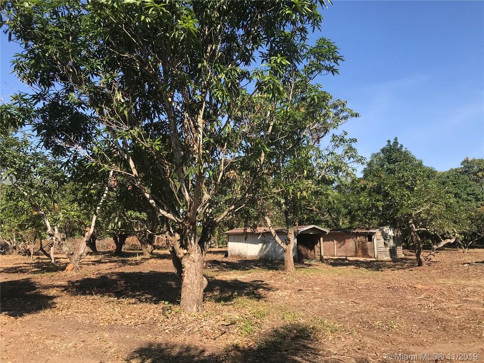 Recently Sold: $389,900 (3 beds, 2 baths, 2418 Square Feet)