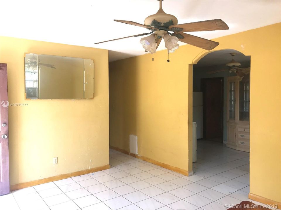 Recently Sold: $389,900 (3 beds, 2 baths, 2418 Square Feet)