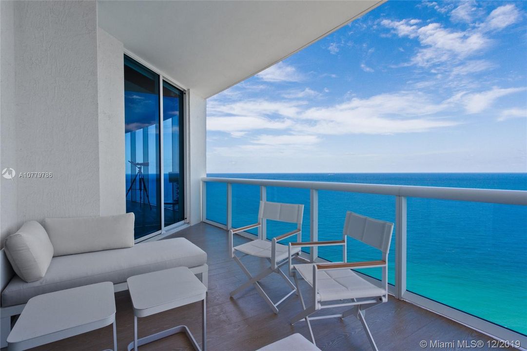 Recently Sold: $4,150,000 (5 beds, 6 baths, 4380 Square Feet)