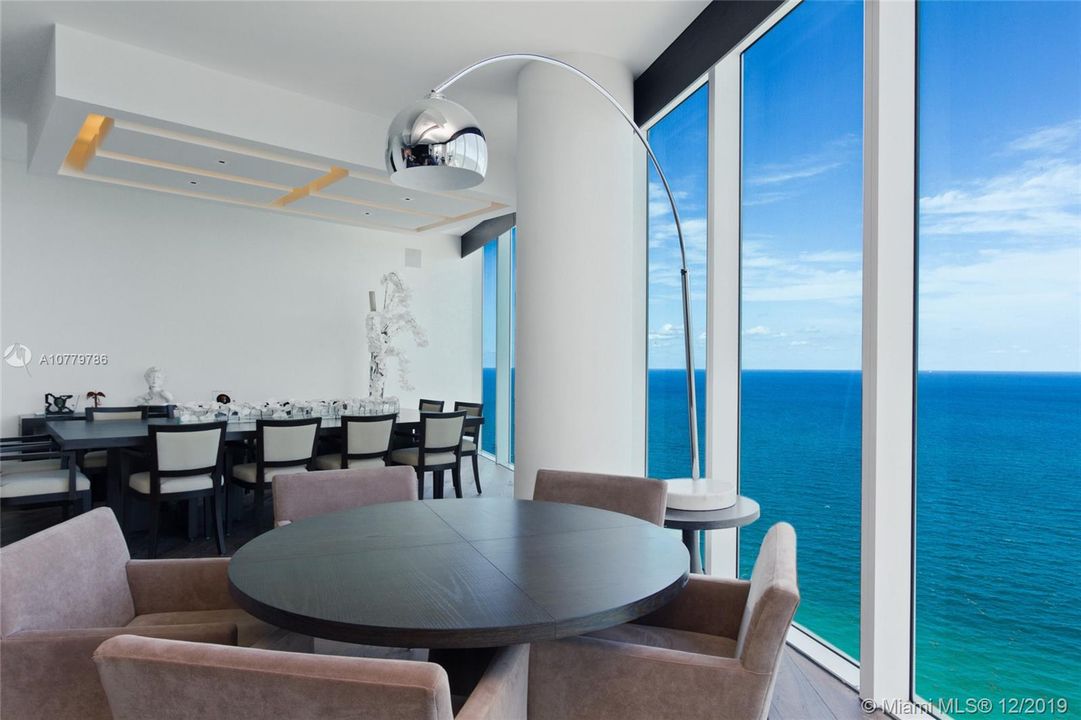 Recently Sold: $4,150,000 (5 beds, 6 baths, 4380 Square Feet)