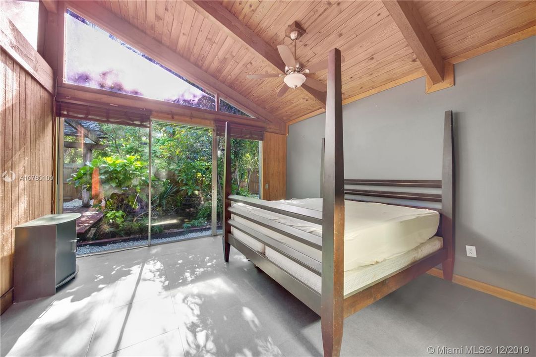 Vendido Recientemente: $267,000 (2 camas, 2 baños, 1080 Pies cuadrados)