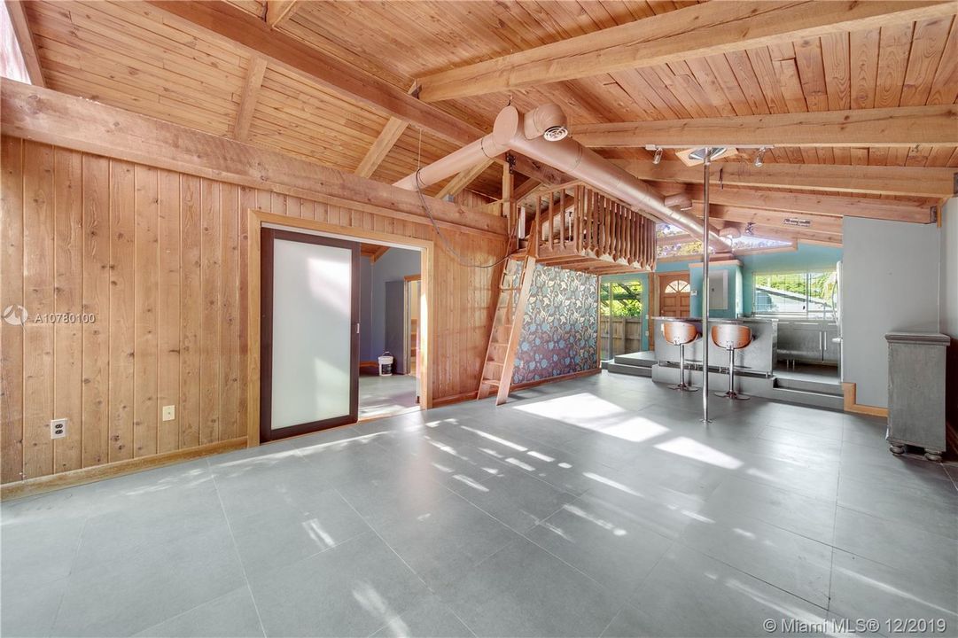 Vendido Recientemente: $267,000 (2 camas, 2 baños, 1080 Pies cuadrados)