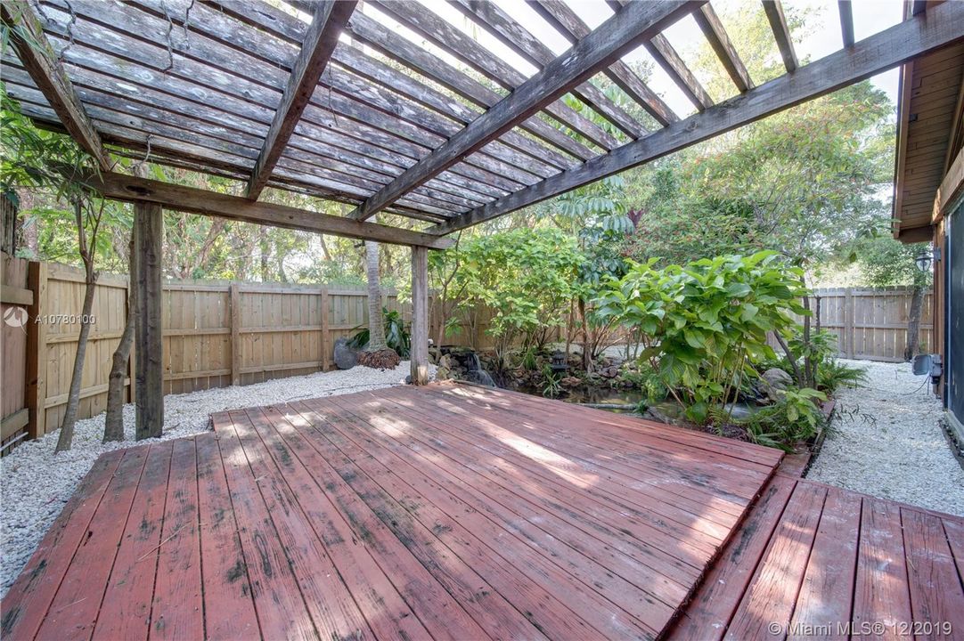 Vendido Recientemente: $267,000 (2 camas, 2 baños, 1080 Pies cuadrados)
