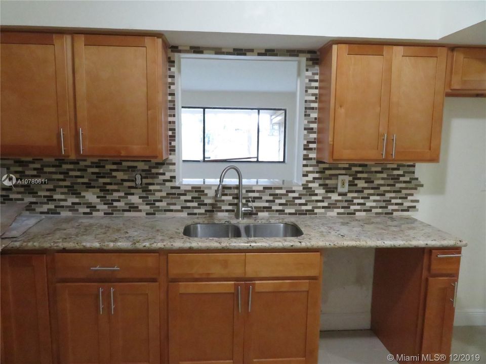 Recently Sold: $410,000 (3 beds, 2 baths, 2813 Square Feet)