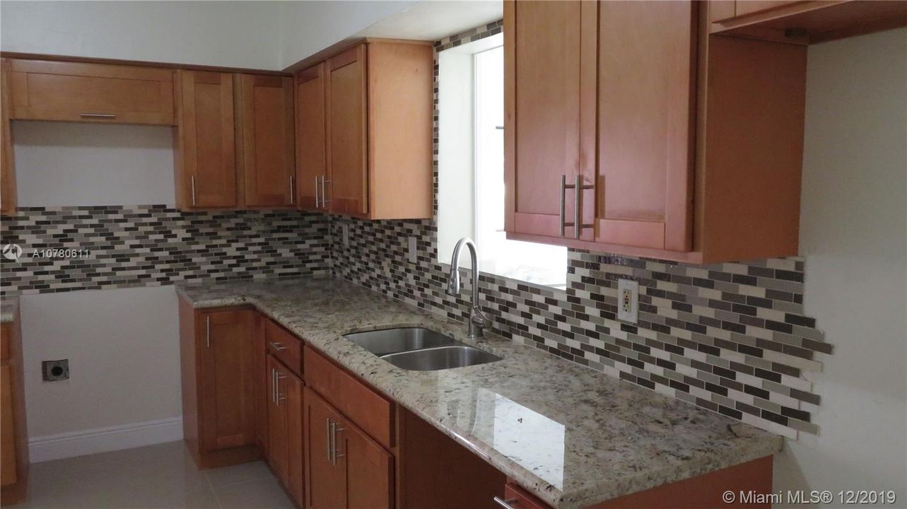 Recently Sold: $410,000 (3 beds, 2 baths, 2813 Square Feet)