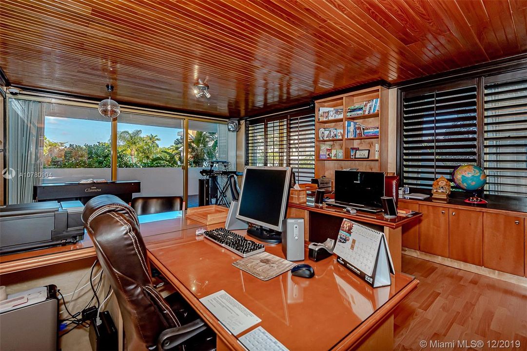Recently Sold: $500,000 (2 beds, 2 baths, 1260 Square Feet)