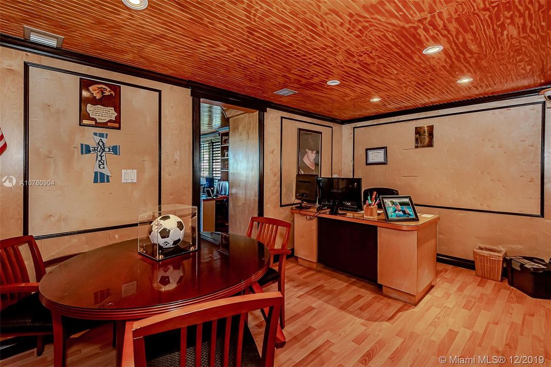 Recently Sold: $500,000 (2 beds, 2 baths, 1260 Square Feet)