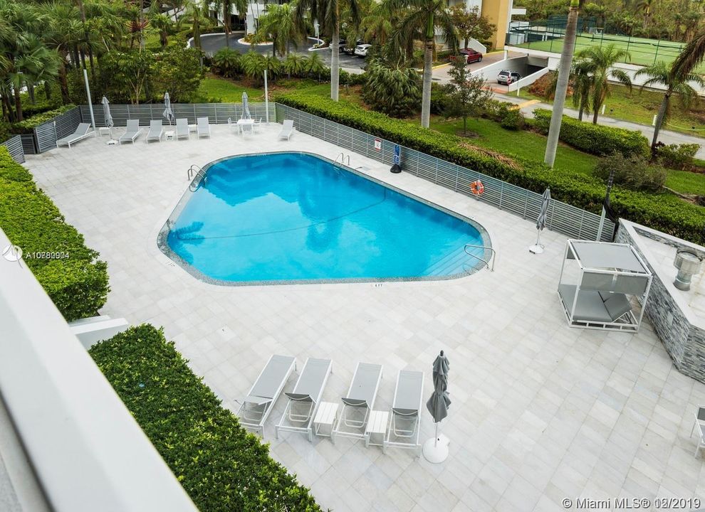 Recently Sold: $500,000 (2 beds, 2 baths, 1260 Square Feet)