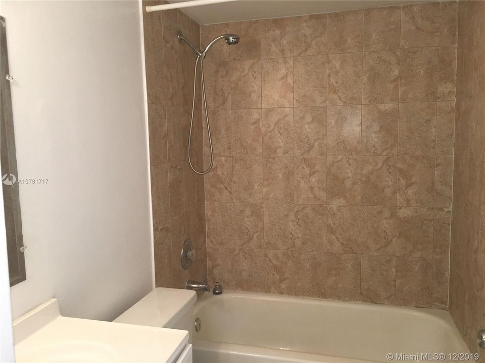 Recently Rented: $1,590 (3 beds, 2 baths, 1346 Square Feet)