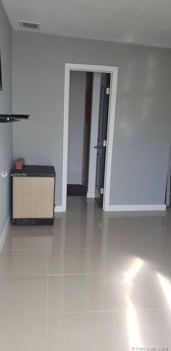 Vendido Recientemente: $430,000 (4 camas, 3 baños, 2841 Pies cuadrados)