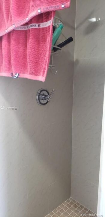 Vendido Recientemente: $430,000 (4 camas, 3 baños, 2841 Pies cuadrados)