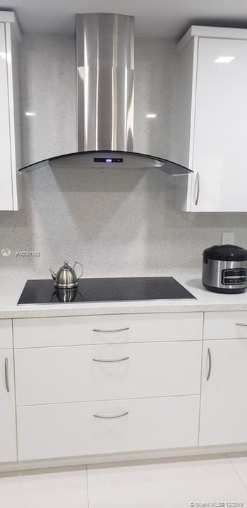 Vendido Recientemente: $430,000 (4 camas, 3 baños, 2841 Pies cuadrados)