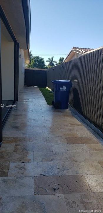 Vendido Recientemente: $430,000 (4 camas, 3 baños, 2841 Pies cuadrados)