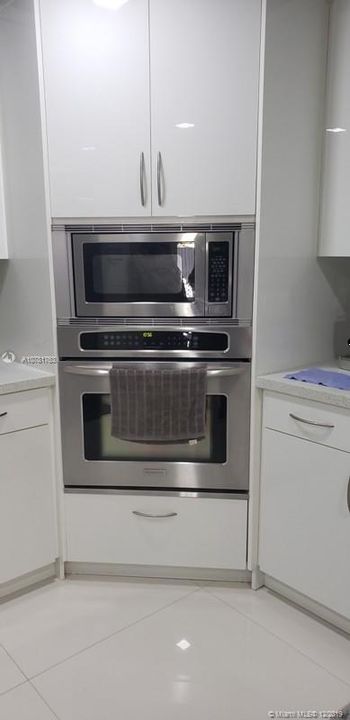 Vendido Recientemente: $430,000 (4 camas, 3 baños, 2841 Pies cuadrados)