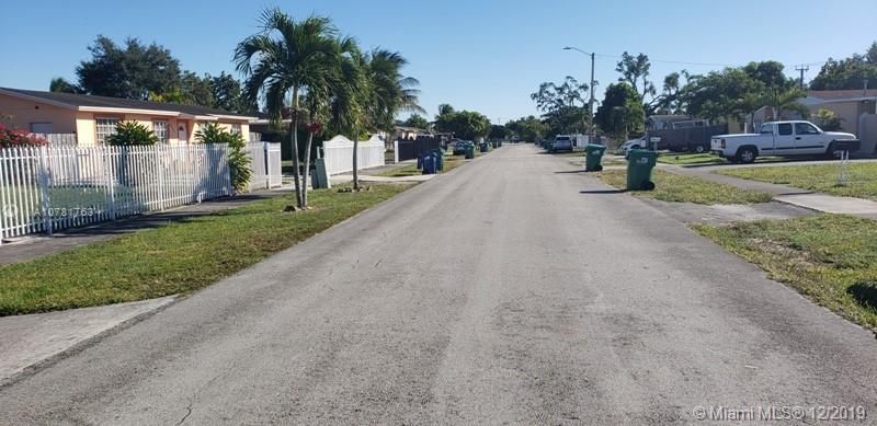Vendido Recientemente: $430,000 (4 camas, 3 baños, 2841 Pies cuadrados)