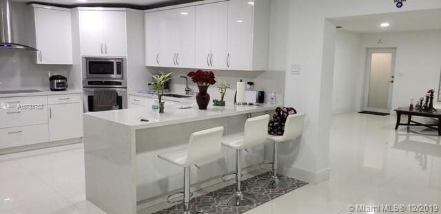 Vendido Recientemente: $430,000 (4 camas, 3 baños, 2841 Pies cuadrados)