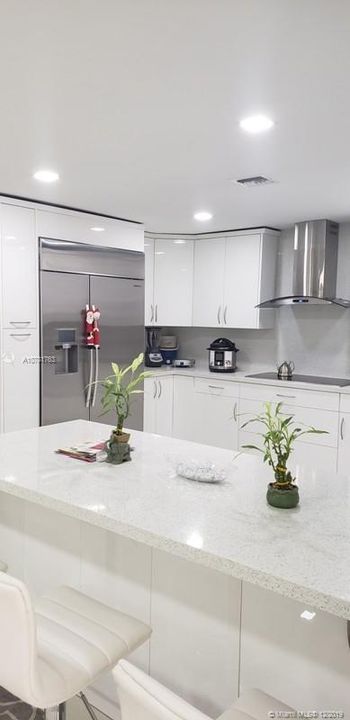 Vendido Recientemente: $430,000 (4 camas, 3 baños, 2841 Pies cuadrados)