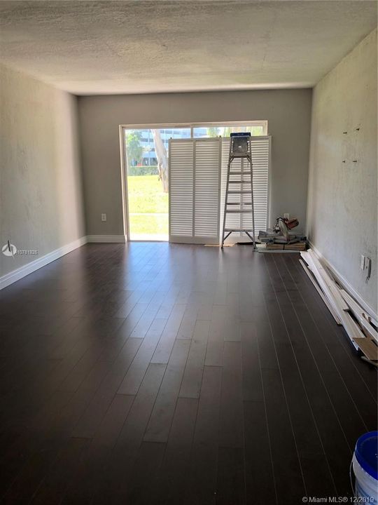 Very Spacious Living & Dining Room