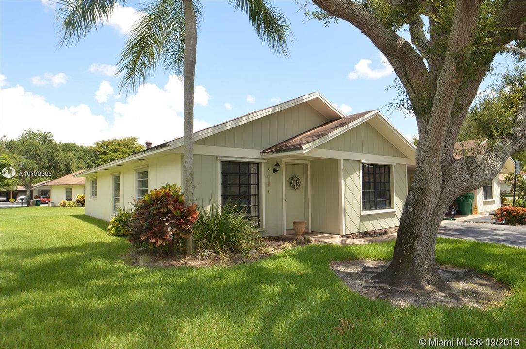 Recently Sold: $274,900 (3 beds, 2 baths, 1317 Square Feet)