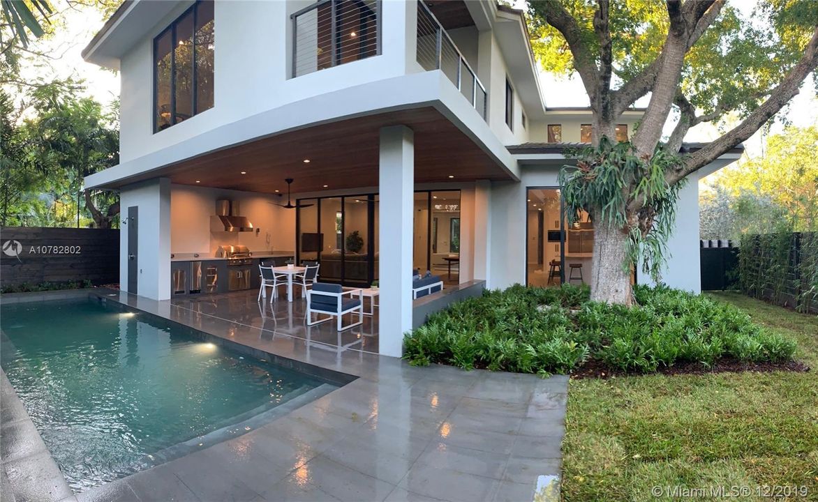 Recently Sold: $2,680,000 (5 beds, 5 baths, 4384 Square Feet)