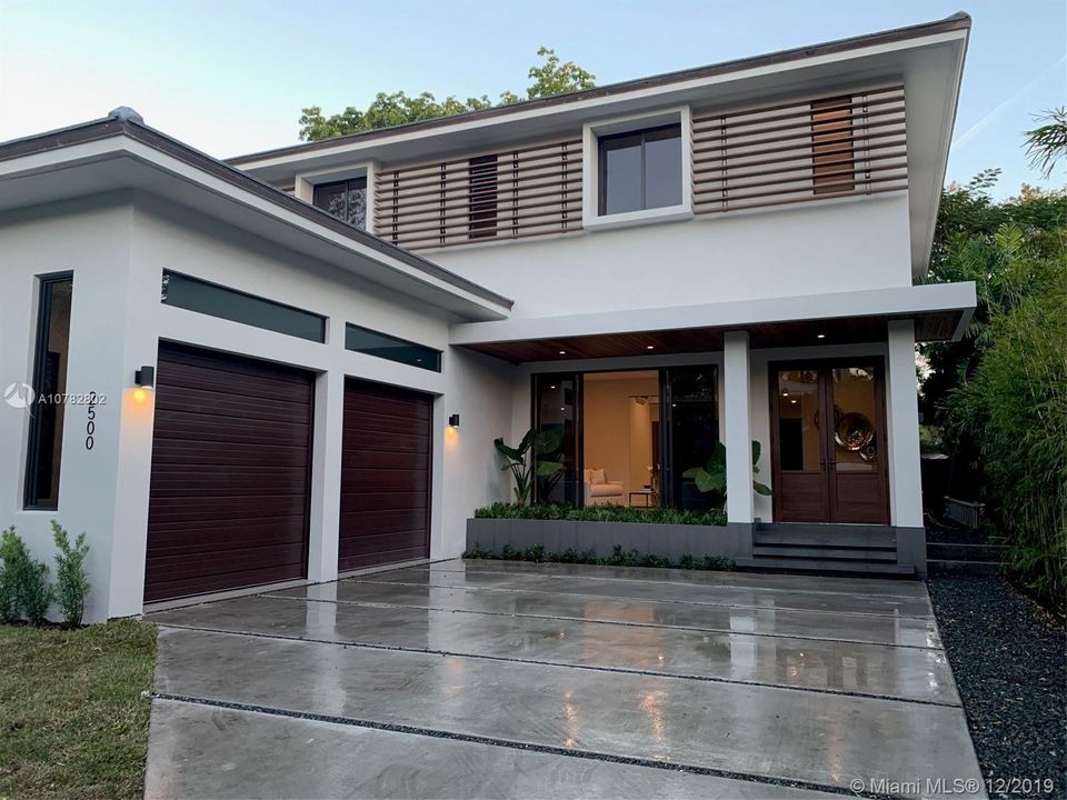 Recently Sold: $2,680,000 (5 beds, 5 baths, 4384 Square Feet)