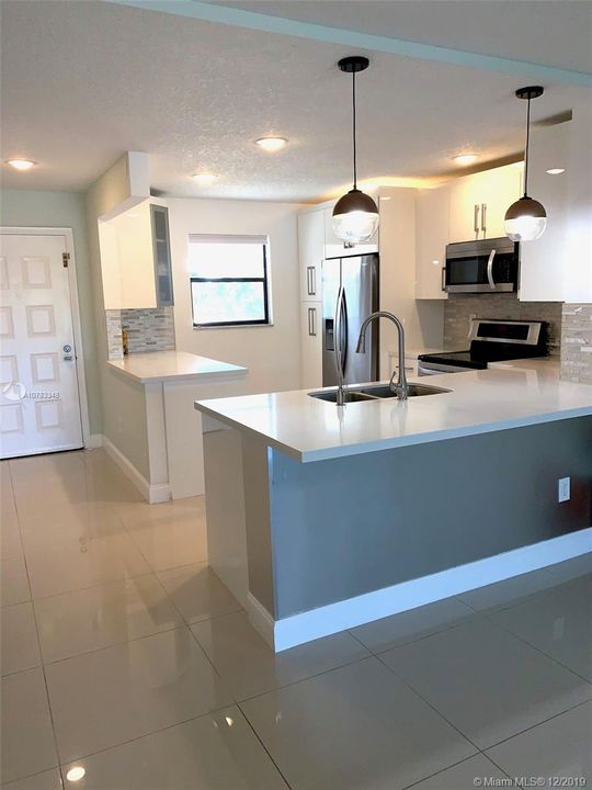 Vendido Recientemente: $269,900 (2 camas, 2 baños, 1292 Pies cuadrados)