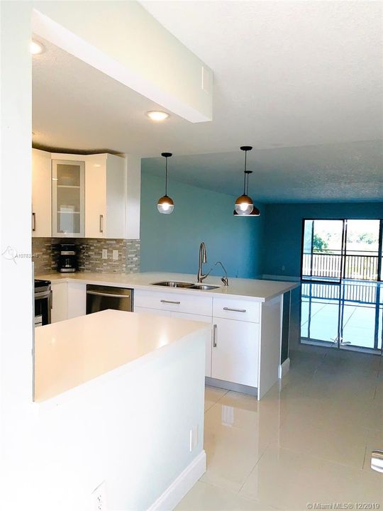 Vendido Recientemente: $269,900 (2 camas, 2 baños, 1292 Pies cuadrados)
