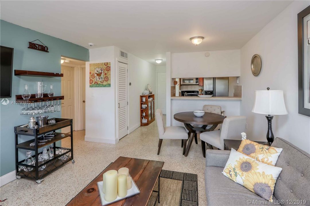Vendido Recientemente: $135,000 (2 camas, 1 baños, 657 Pies cuadrados)