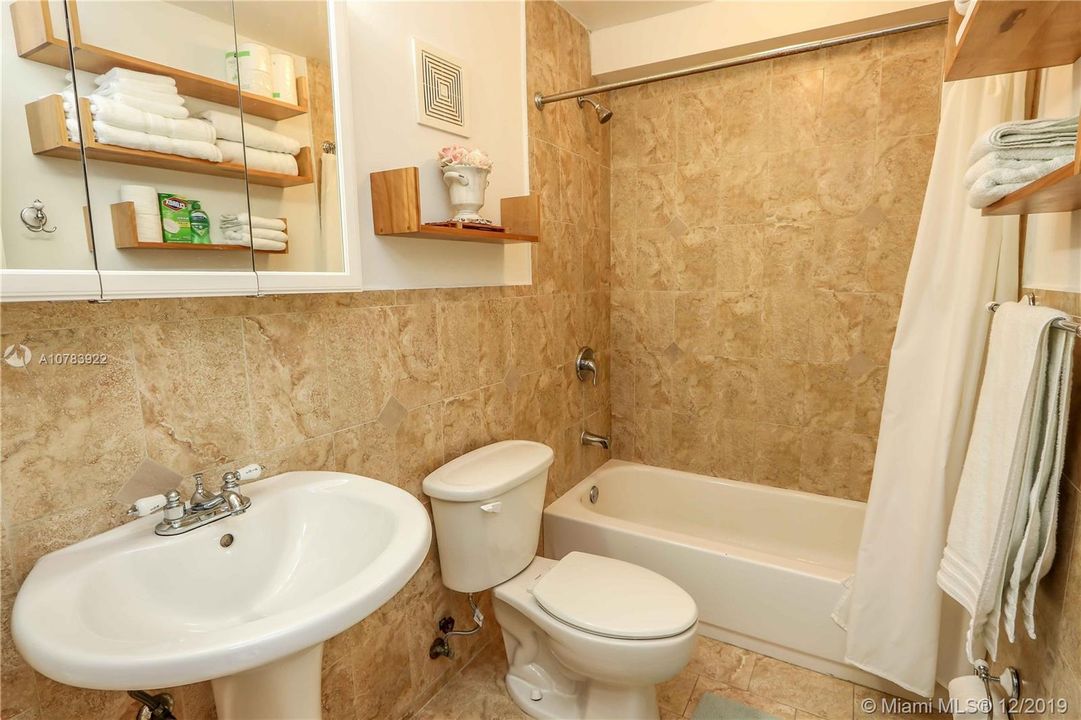 Vendido Recientemente: $135,000 (2 camas, 1 baños, 657 Pies cuadrados)