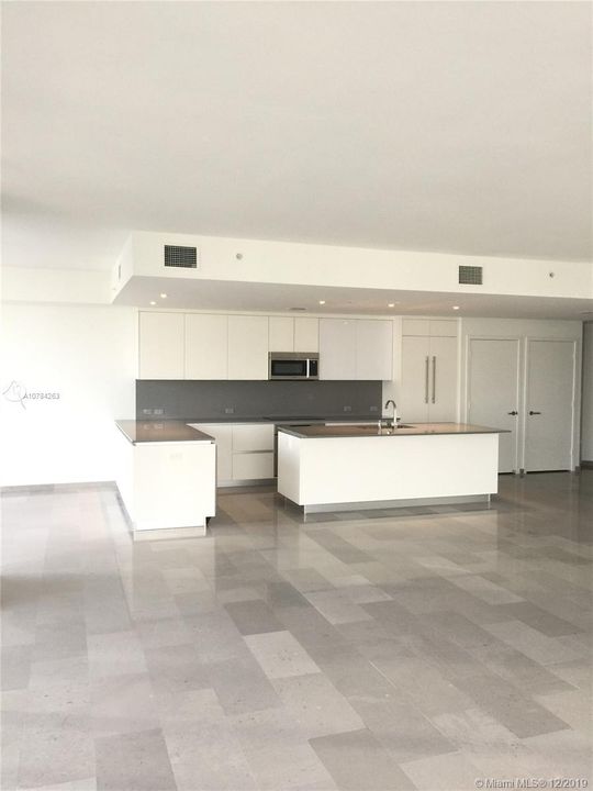 Recientemente alquilado: $10,800 (4 camas, 3 baños, 2991 Pies cuadrados)