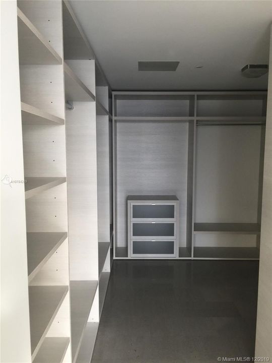 Recientemente alquilado: $10,800 (4 camas, 3 baños, 2991 Pies cuadrados)