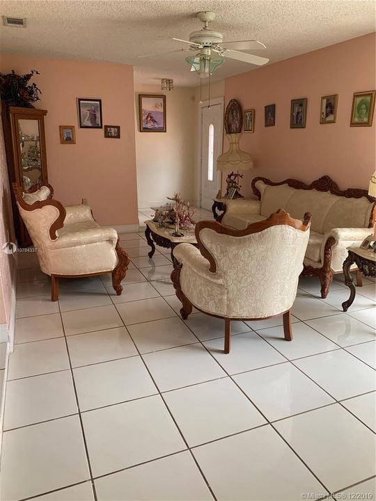 Recientemente alquilado: $750 (1 camas, 2 baños, 1754 Pies cuadrados)