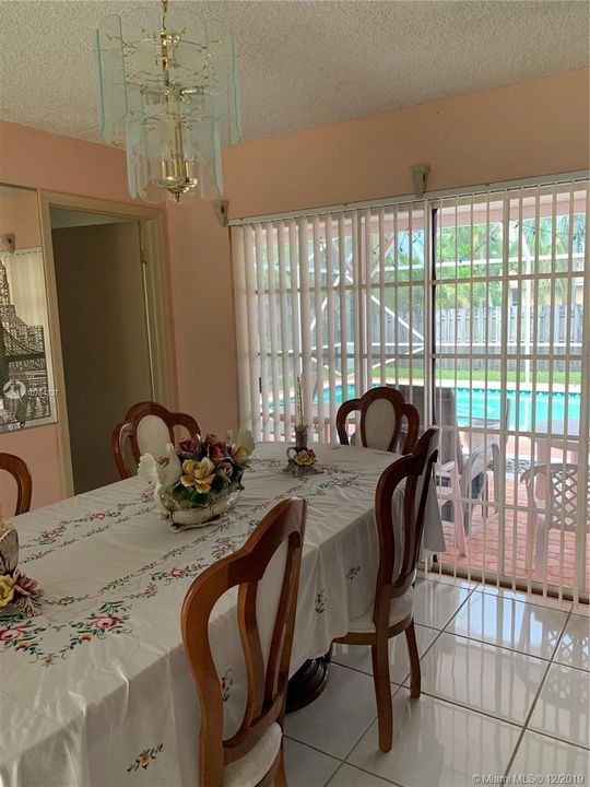 Recientemente alquilado: $750 (1 camas, 2 baños, 1754 Pies cuadrados)