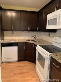 Recently Rented: $1,550 (2 beds, 2 baths, 1030 Square Feet)