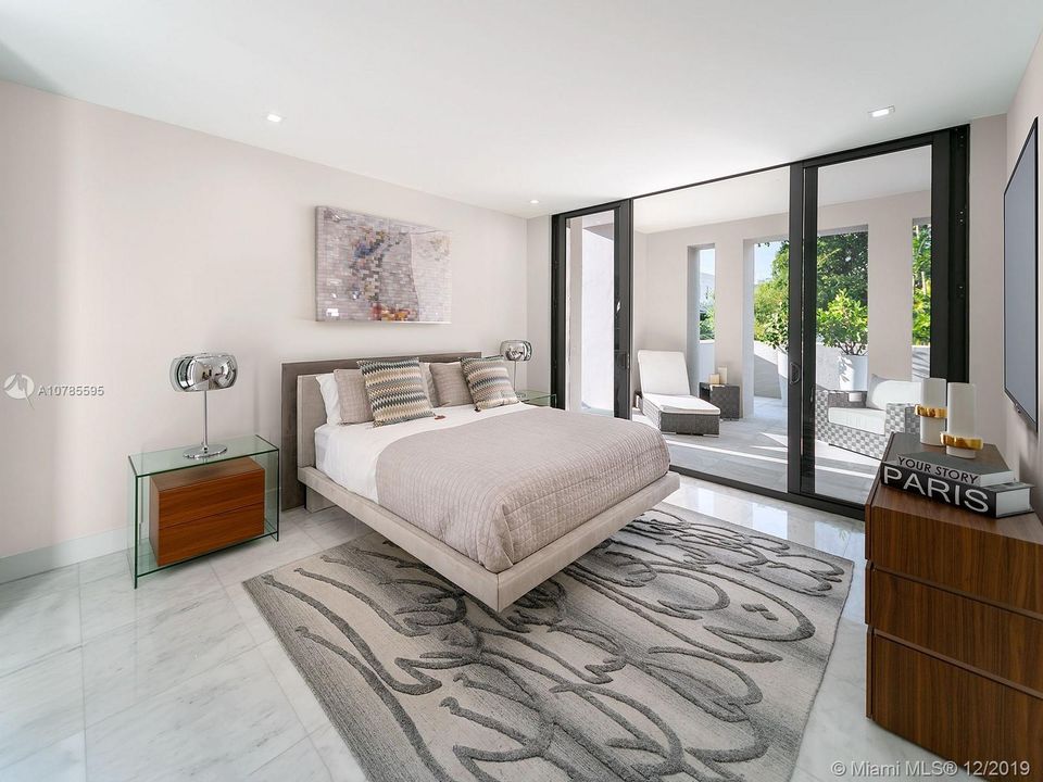 Vendido Recientemente: $1,450,000 (2 camas, 2 baños, 2117 Pies cuadrados)