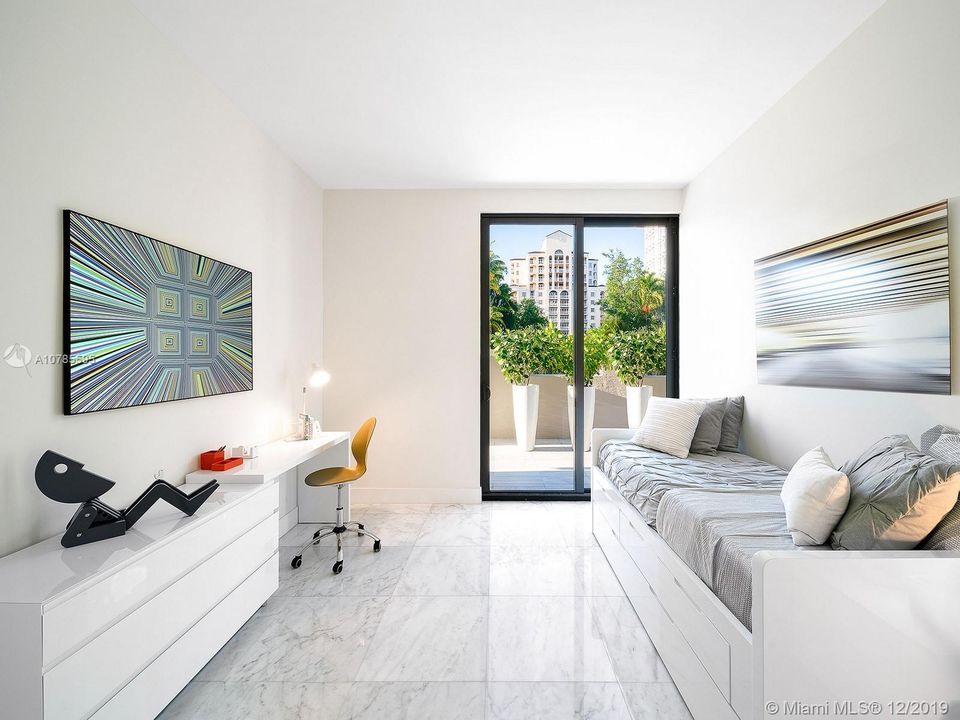 Vendido Recientemente: $1,450,000 (2 camas, 2 baños, 2117 Pies cuadrados)