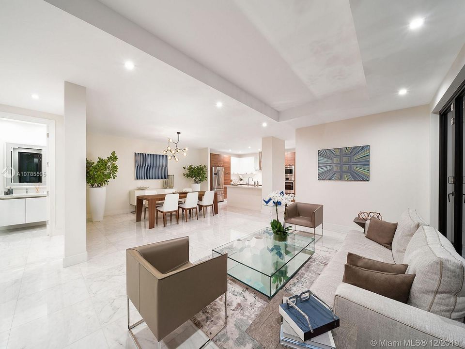 Vendido Recientemente: $1,450,000 (2 camas, 2 baños, 2117 Pies cuadrados)