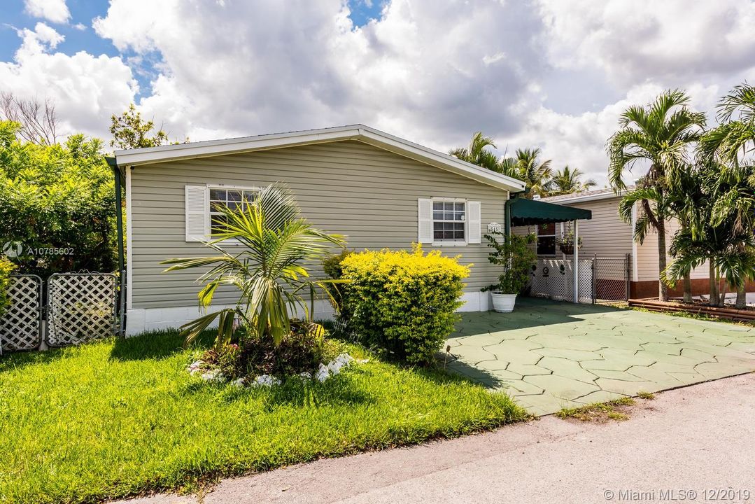 Recently Sold: $144,900 (4 beds, 2 baths, 1690 Square Feet)