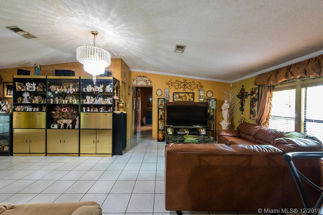 Recently Sold: $144,900 (4 beds, 2 baths, 1690 Square Feet)