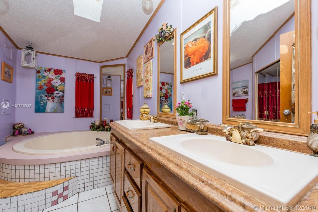 Recently Sold: $144,900 (4 beds, 2 baths, 1690 Square Feet)