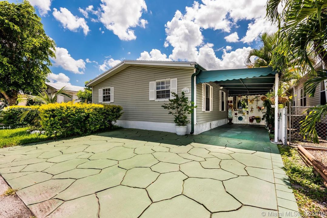 Recently Sold: $144,900 (4 beds, 2 baths, 1690 Square Feet)