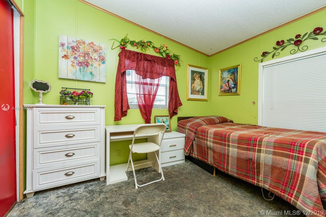 Recently Sold: $144,900 (4 beds, 2 baths, 1690 Square Feet)