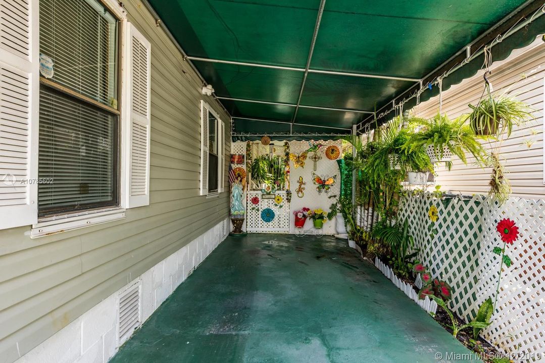Recently Sold: $144,900 (4 beds, 2 baths, 1690 Square Feet)