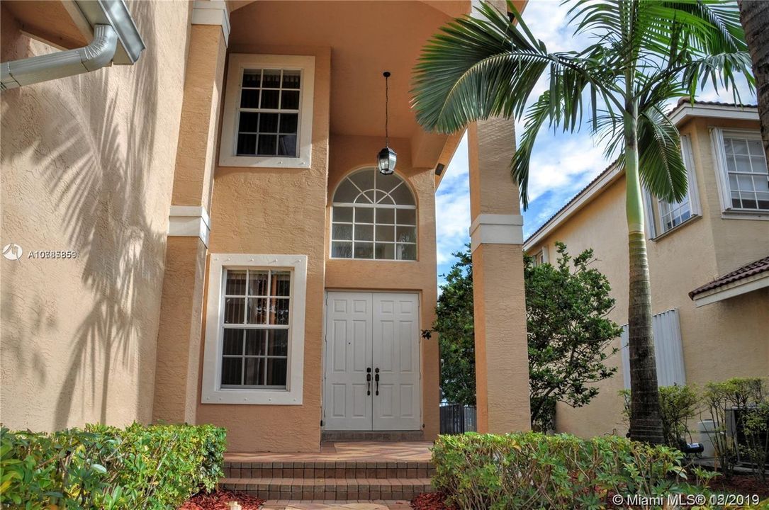 Recently Rented: $3,600 (5 beds, 3 baths, 3595 Square Feet)