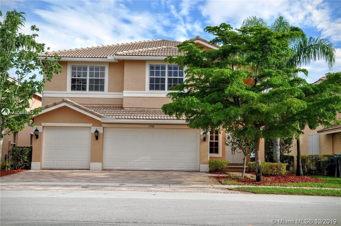 Recently Rented: $3,600 (5 beds, 3 baths, 3595 Square Feet)