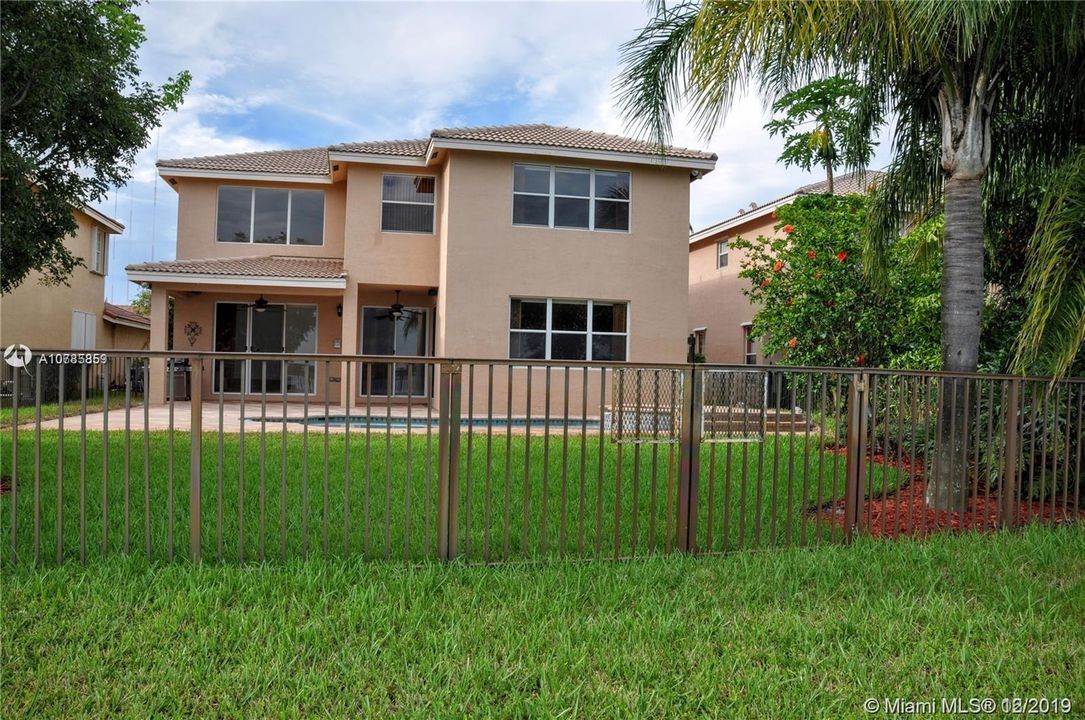 Recently Rented: $3,600 (5 beds, 3 baths, 3595 Square Feet)