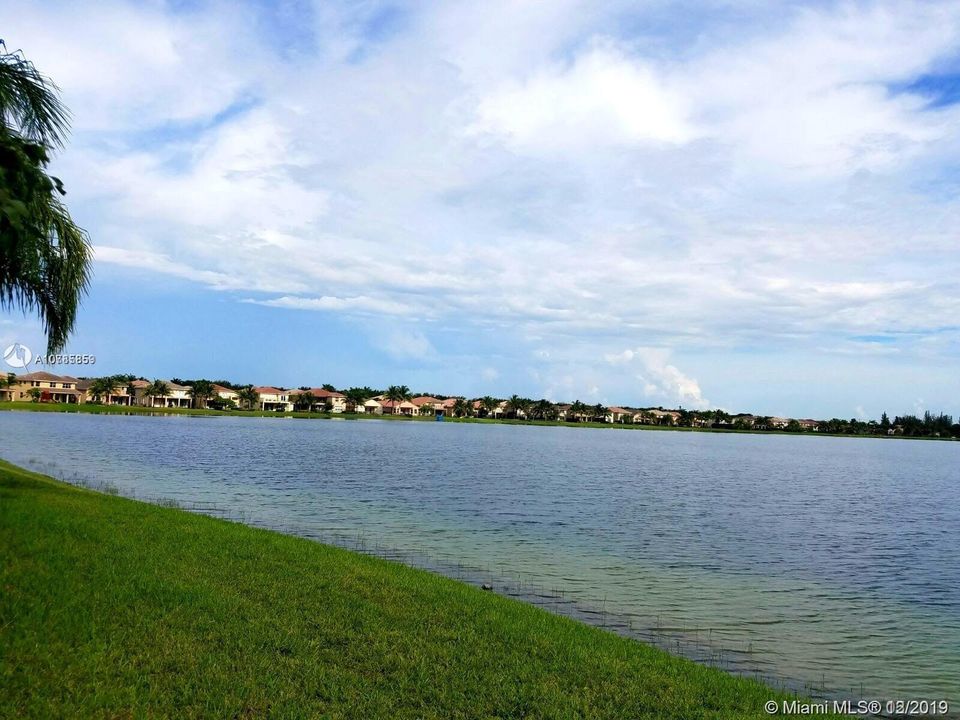 Recently Rented: $3,600 (5 beds, 3 baths, 3595 Square Feet)