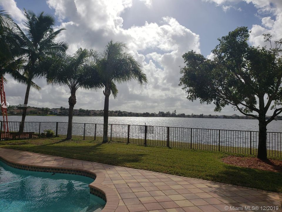 Recently Rented: $3,600 (5 beds, 3 baths, 3595 Square Feet)
